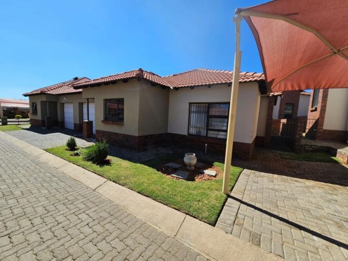 3 Bedroom Simplex for Sale For Sale in Waterval East - MR629355