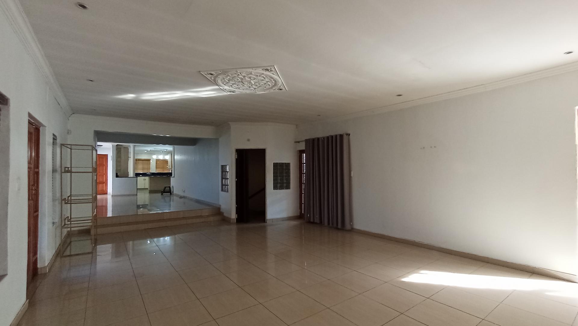 Informal Lounge - 51 square meters of property in Heuweloord