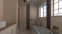 Main Bathroom - 8 square meters of property in Heuweloord