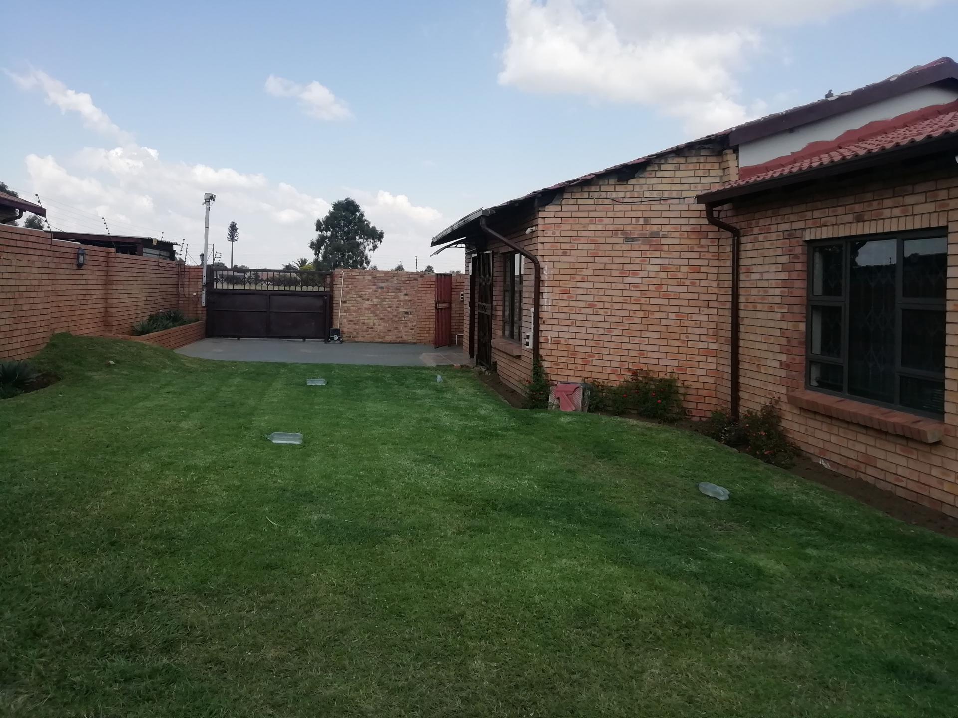 Front View of property in Reyno Ridge