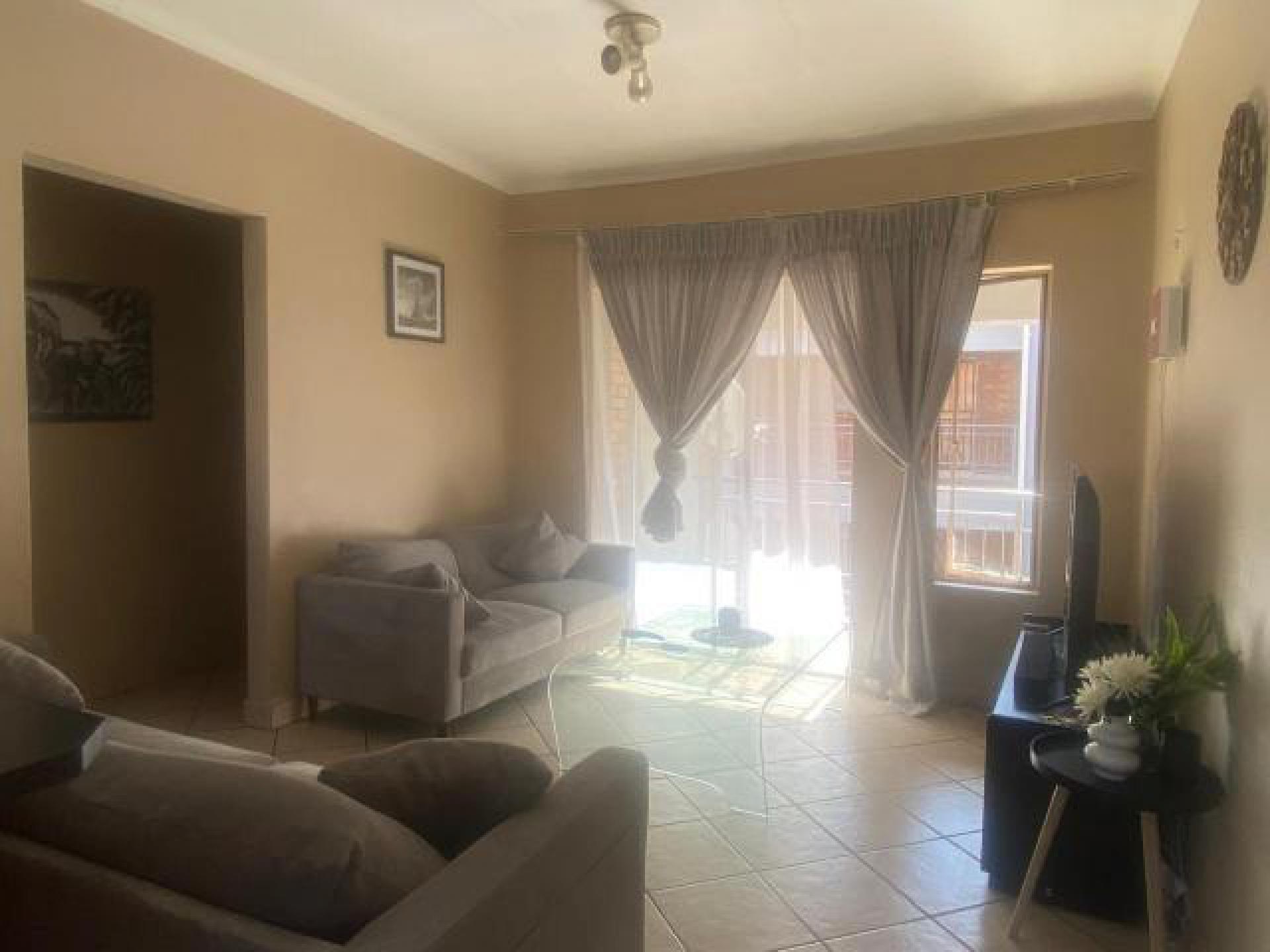 Lounges of property in Vorna Valley