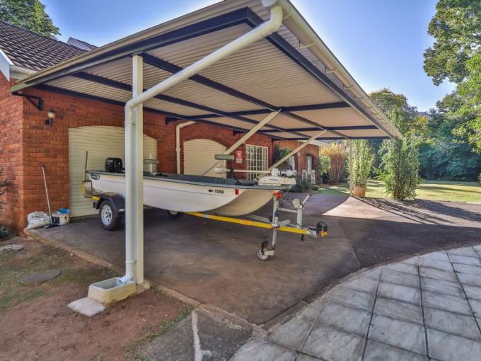 4 Bedroom House for Sale For Sale in Ferncliffe - MR629477