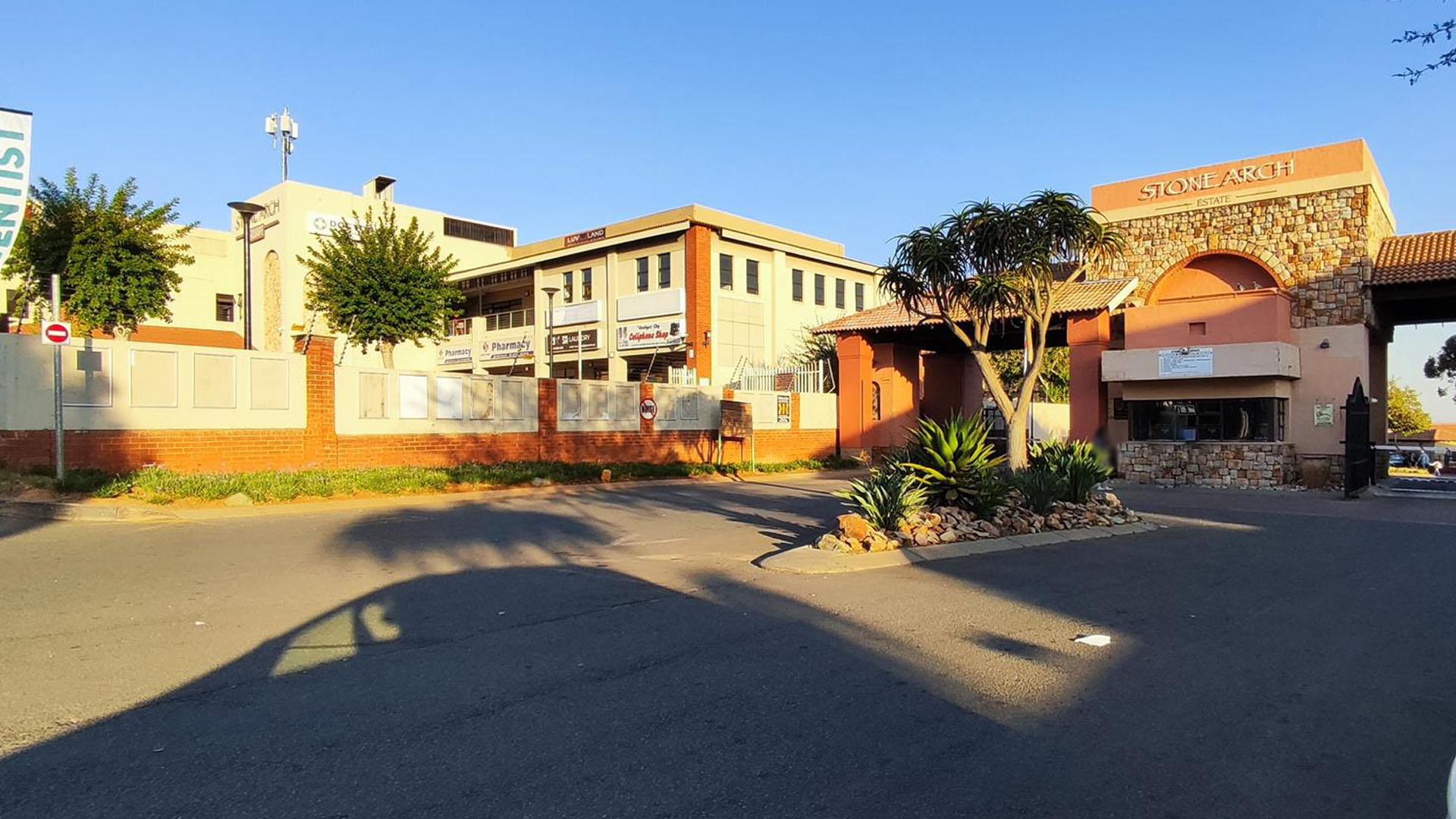 Front View of property in Castleview