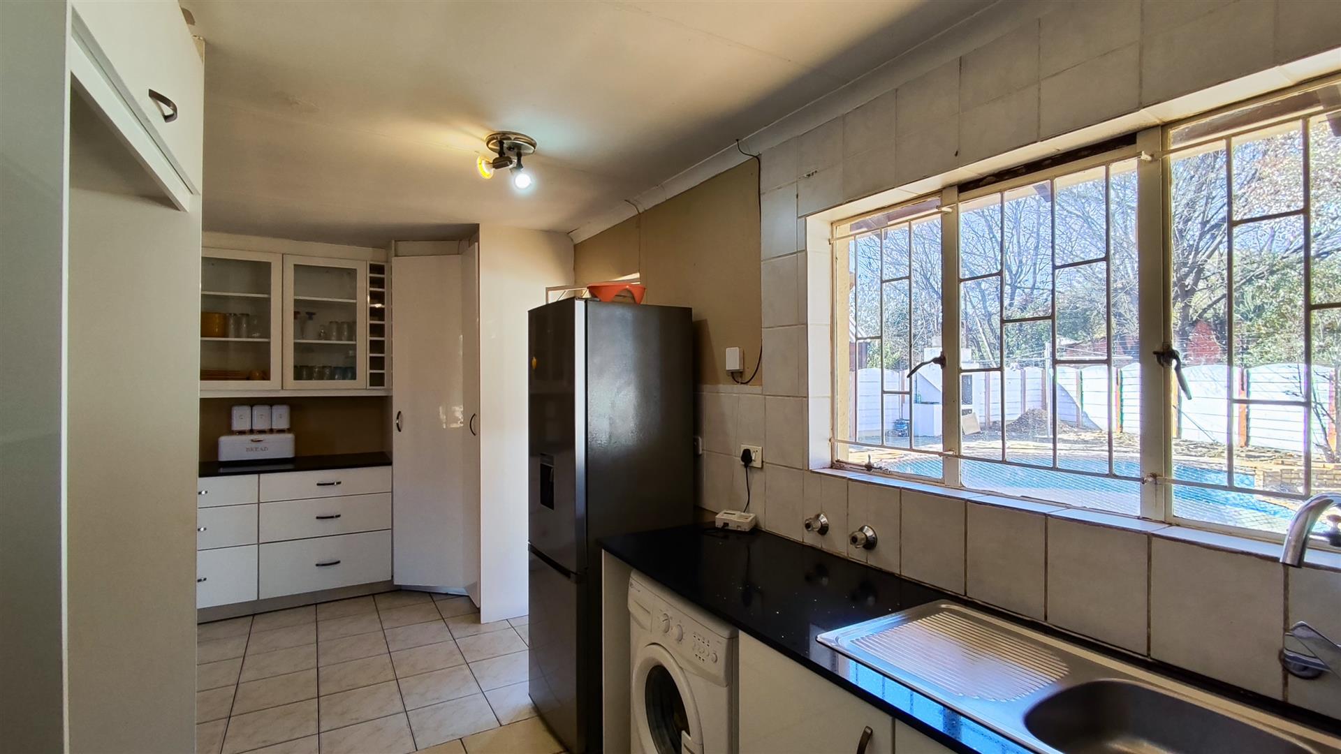 Kitchen - 17 square meters of property in Dawn Park