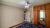 Bed Room 1 - 16 square meters of property in Rensburg