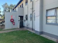 3 Bedroom 1 Bathroom Flat/Apartment for Sale for sale in Die Hoewes