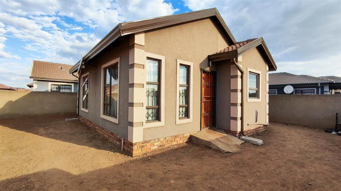 2 Bedroom House for Sale For Sale in Vanderbijlpark - Home Sell - MR629737