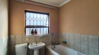 Bathroom 1 - 5 square meters of property in Vanderbijlpark