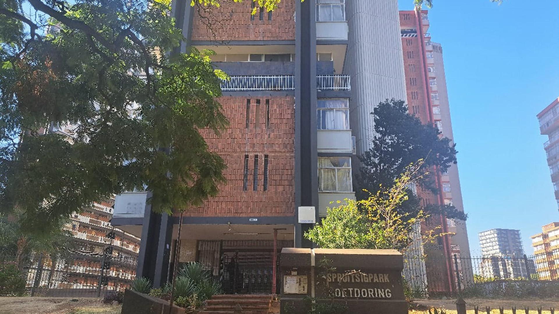 Front View of property in Sunnyside