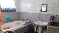 Bathroom 1 - 11 square meters of property in Silverglen