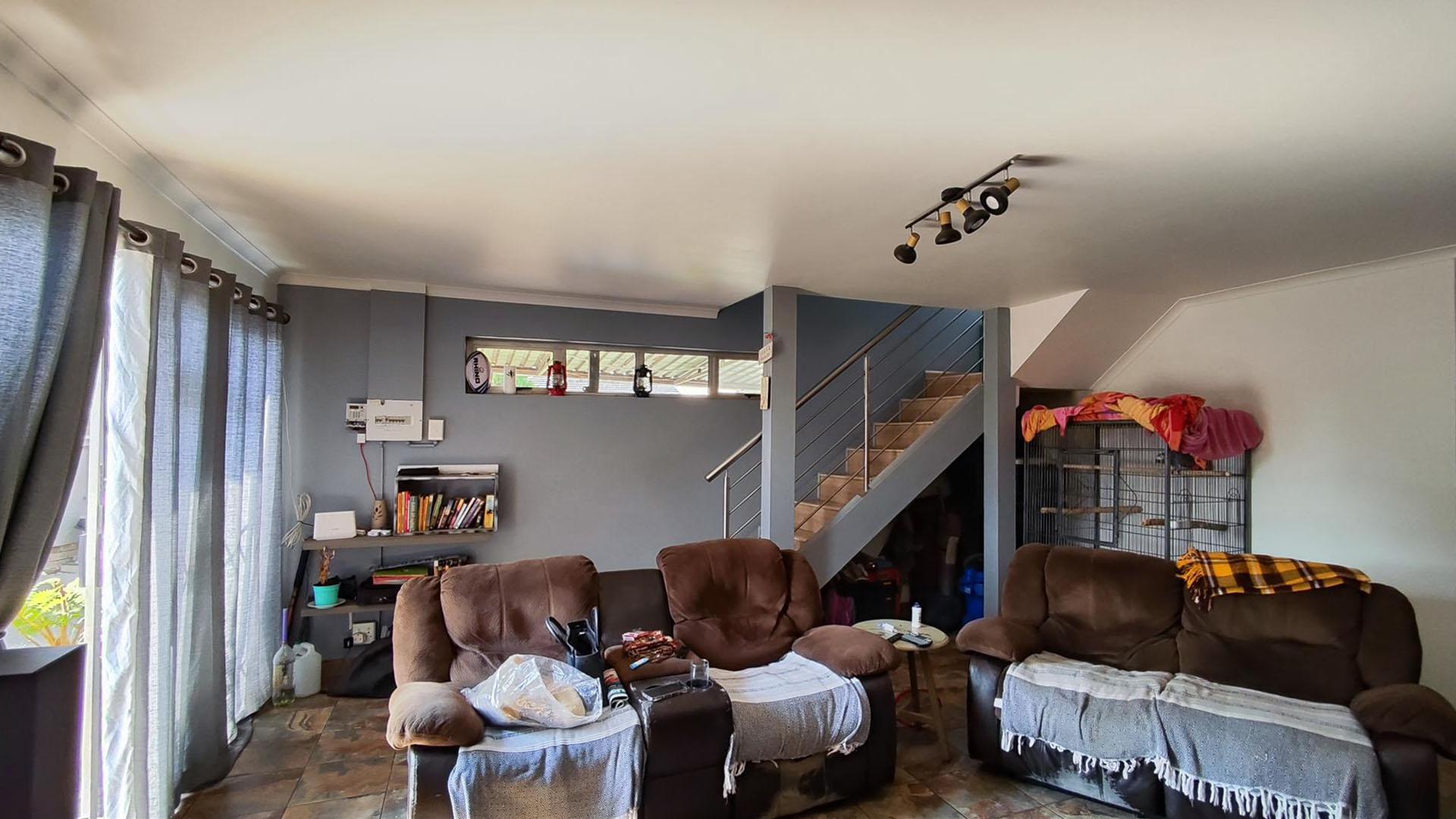 Lounges - 56 square meters of property in Boksburg