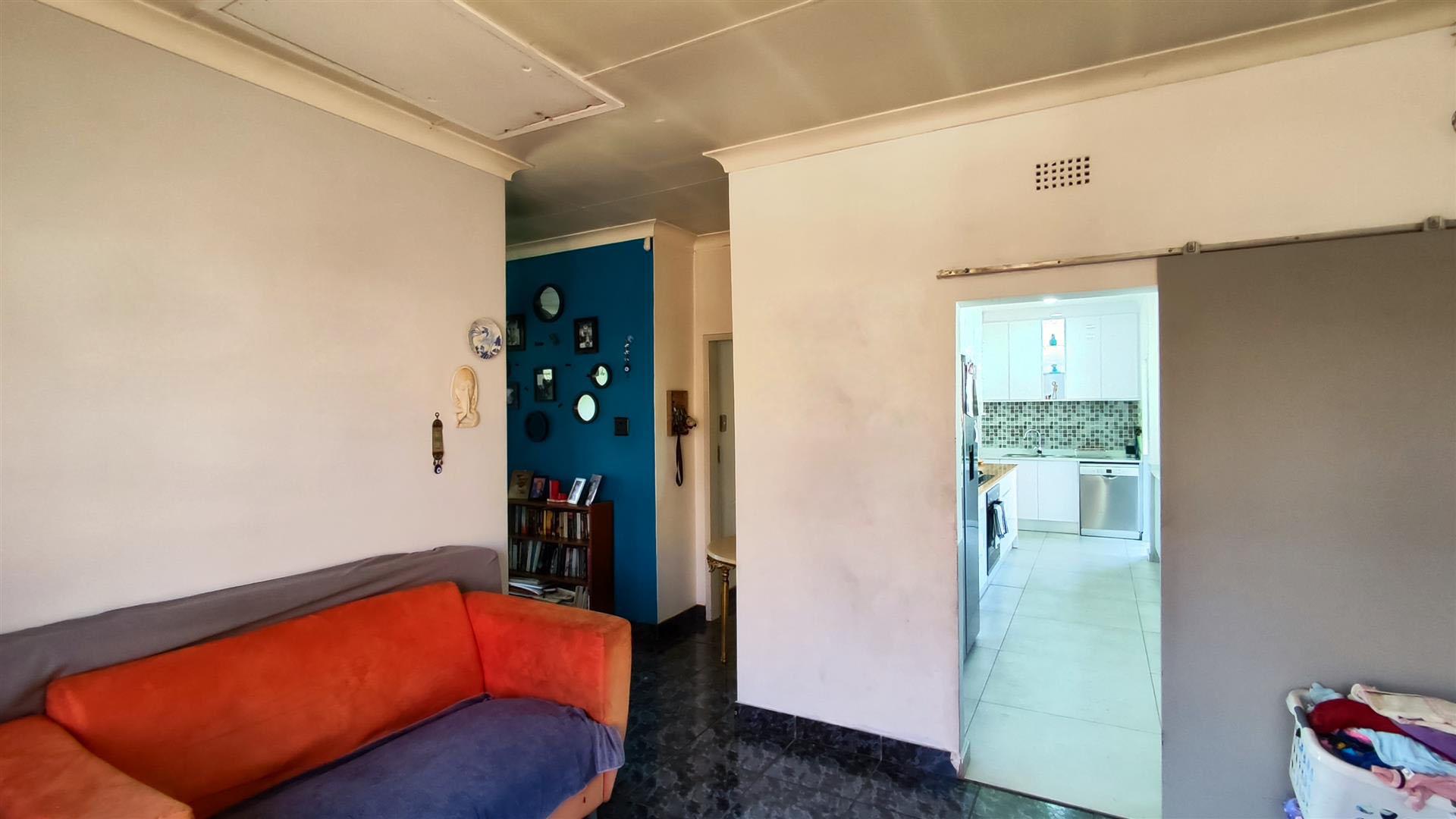 Lounges - 56 square meters of property in Boksburg