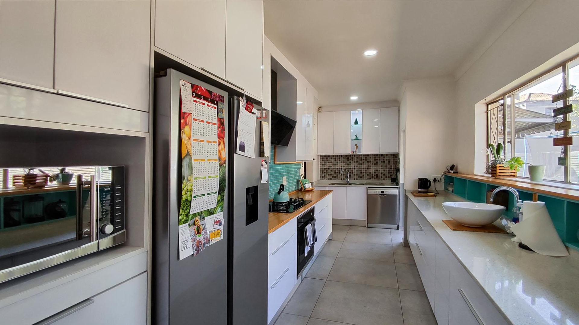 Kitchen - 25 square meters of property in Boksburg