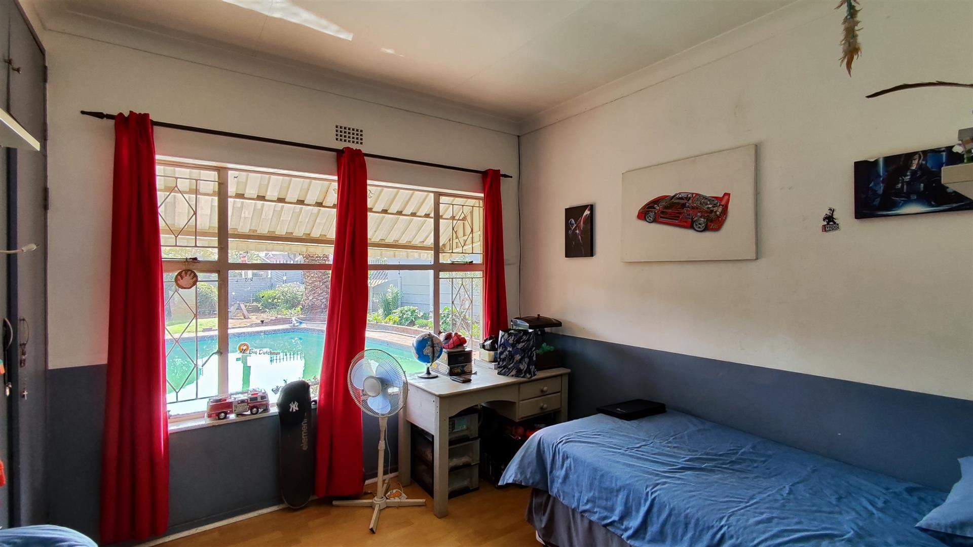 Bed Room 1 - 13 square meters of property in Boksburg