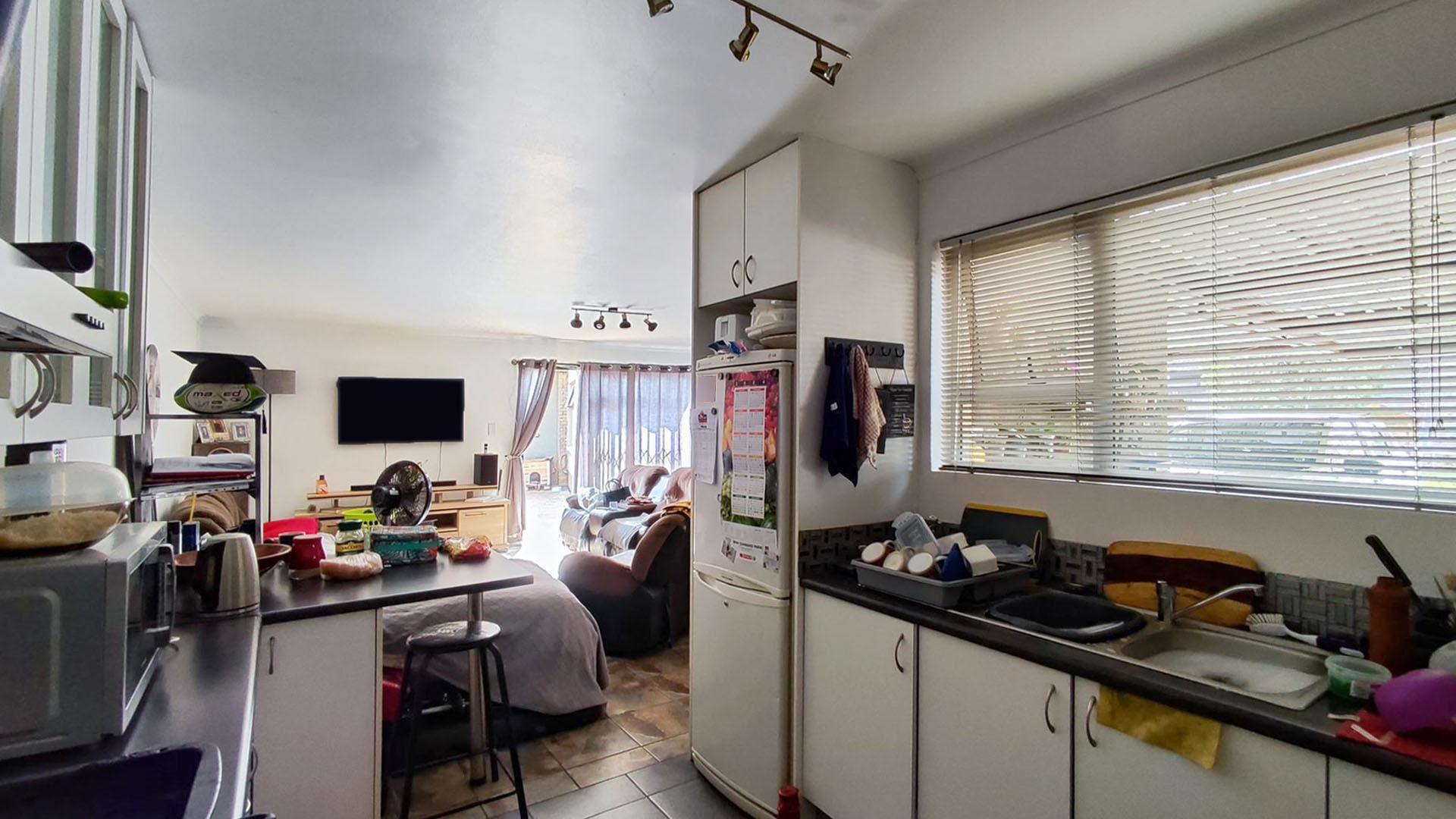 Kitchen - 25 square meters of property in Boksburg