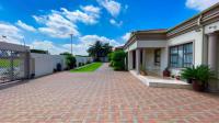 5 Bedroom 5 Bathroom House for sale in Roodekop