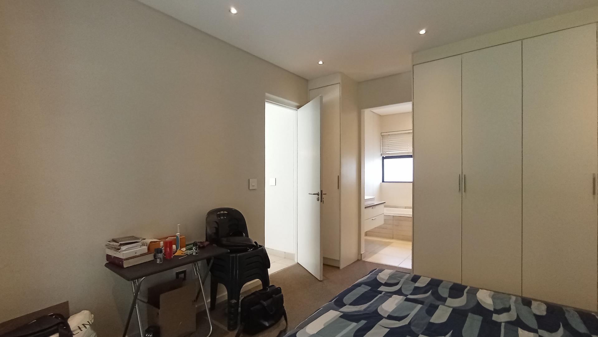 Bed Room 1 - 18 square meters of property in Dainfern