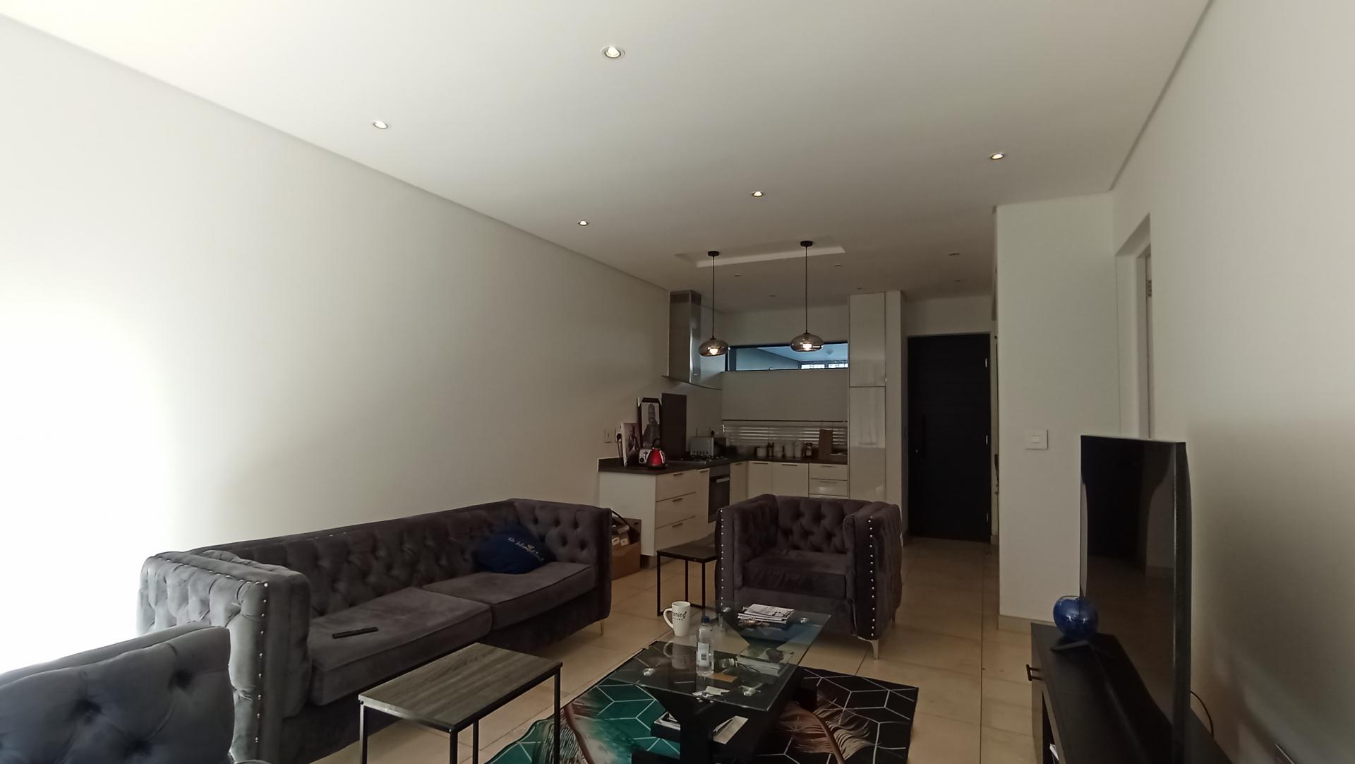 Lounges - 23 square meters of property in Dainfern