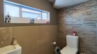 Guest Toilet - 3 square meters of property in Meyersdal