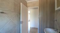 Bathroom 1 - 5 square meters of property in Die Hoewes