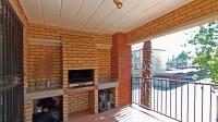 Balcony - 9 square meters of property in Die Hoewes