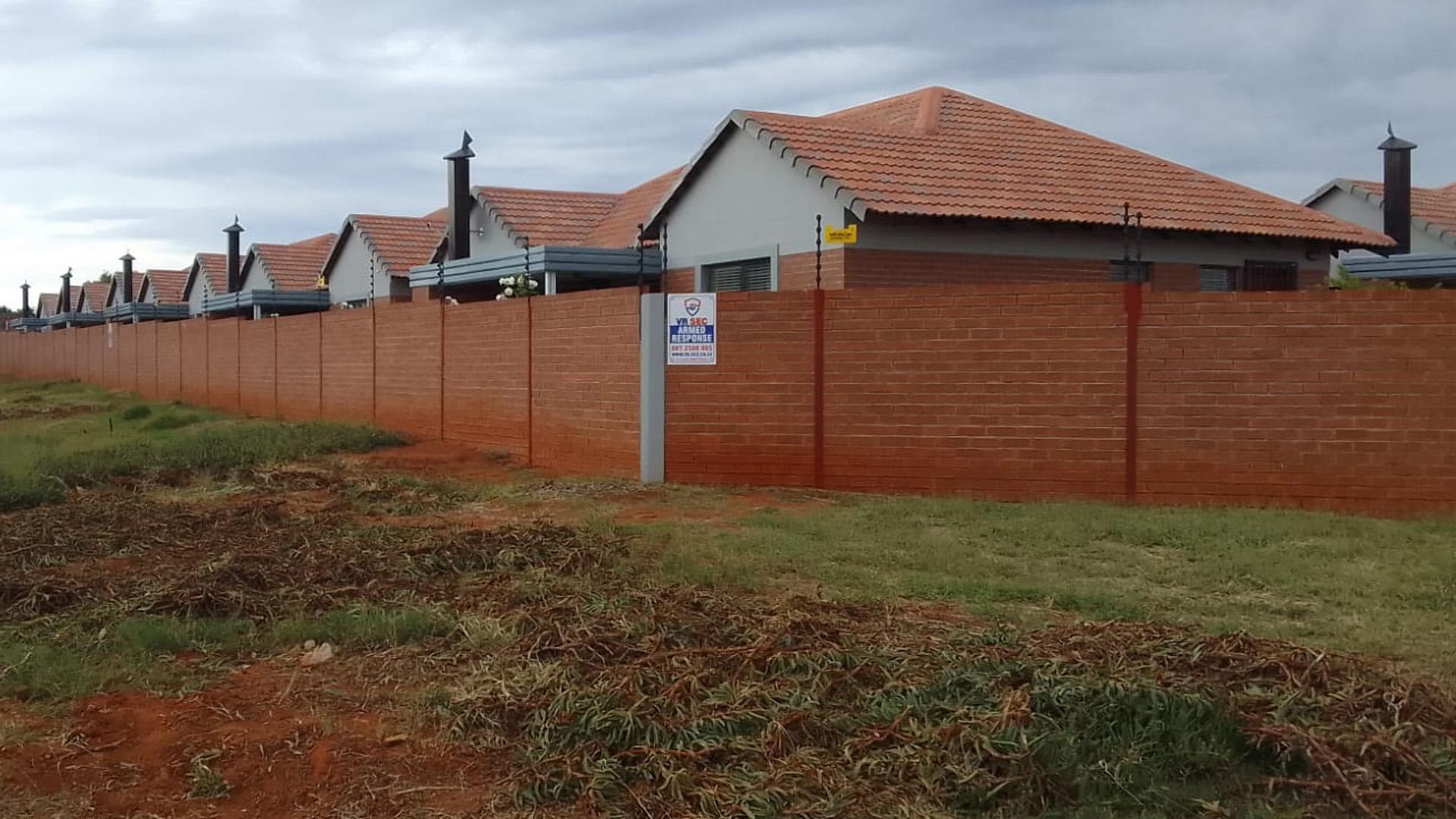 Front View of property in Langenhoven Park