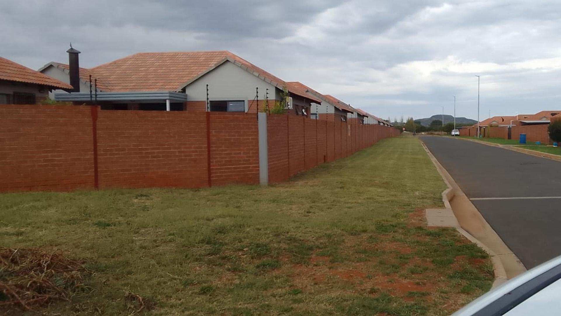 Front View of property in Langenhoven Park