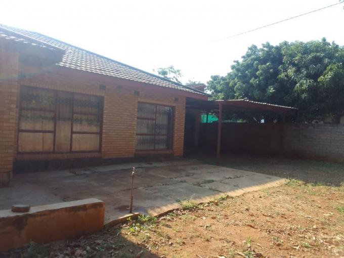 4 Bedroom House for Sale For Sale in Thohoyandou - MR630191