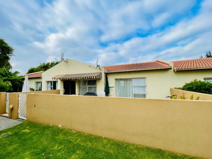2 Bedroom Simplex for Sale For Sale in Meyersdal - MR630226