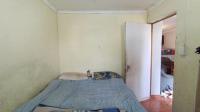 Bed Room 1 - 10 square meters of property in Lovu