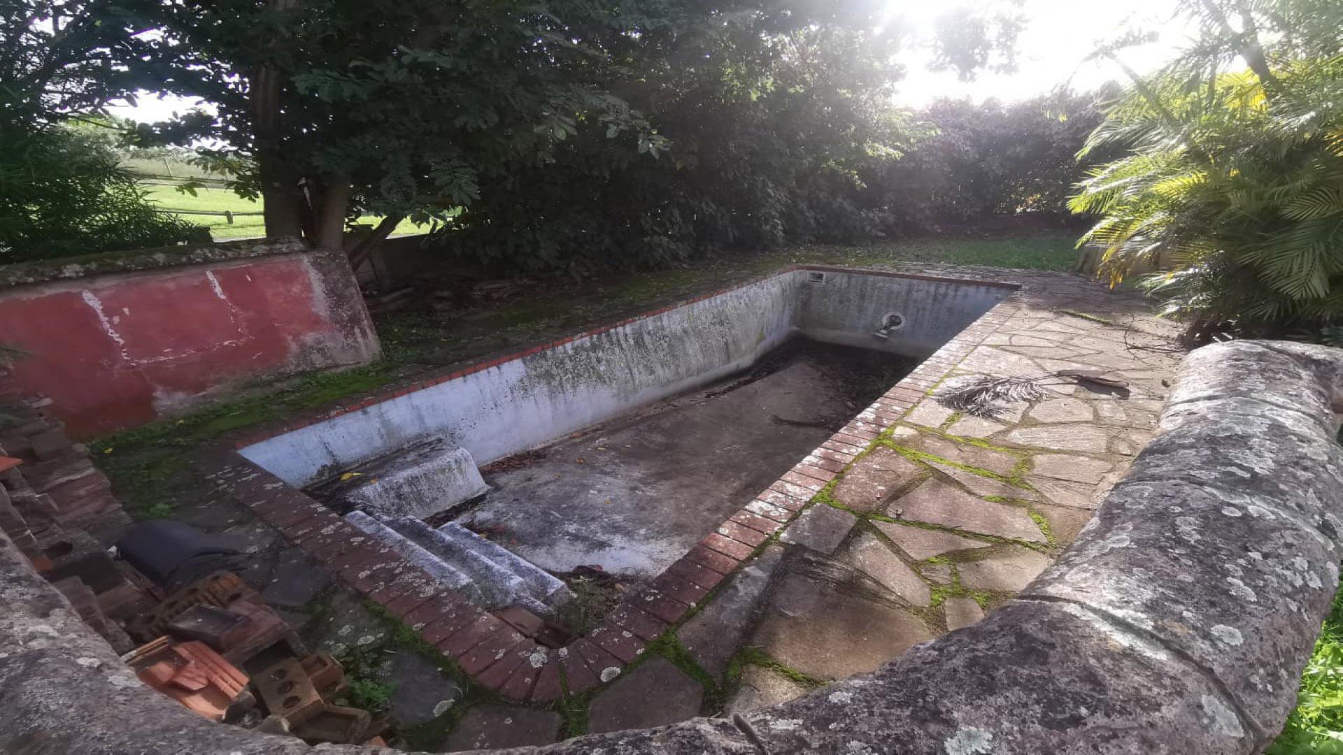 Swimming Pool of property in Bellair - DBN