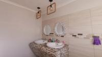 Bathroom 1 of property in Bellair - DBN