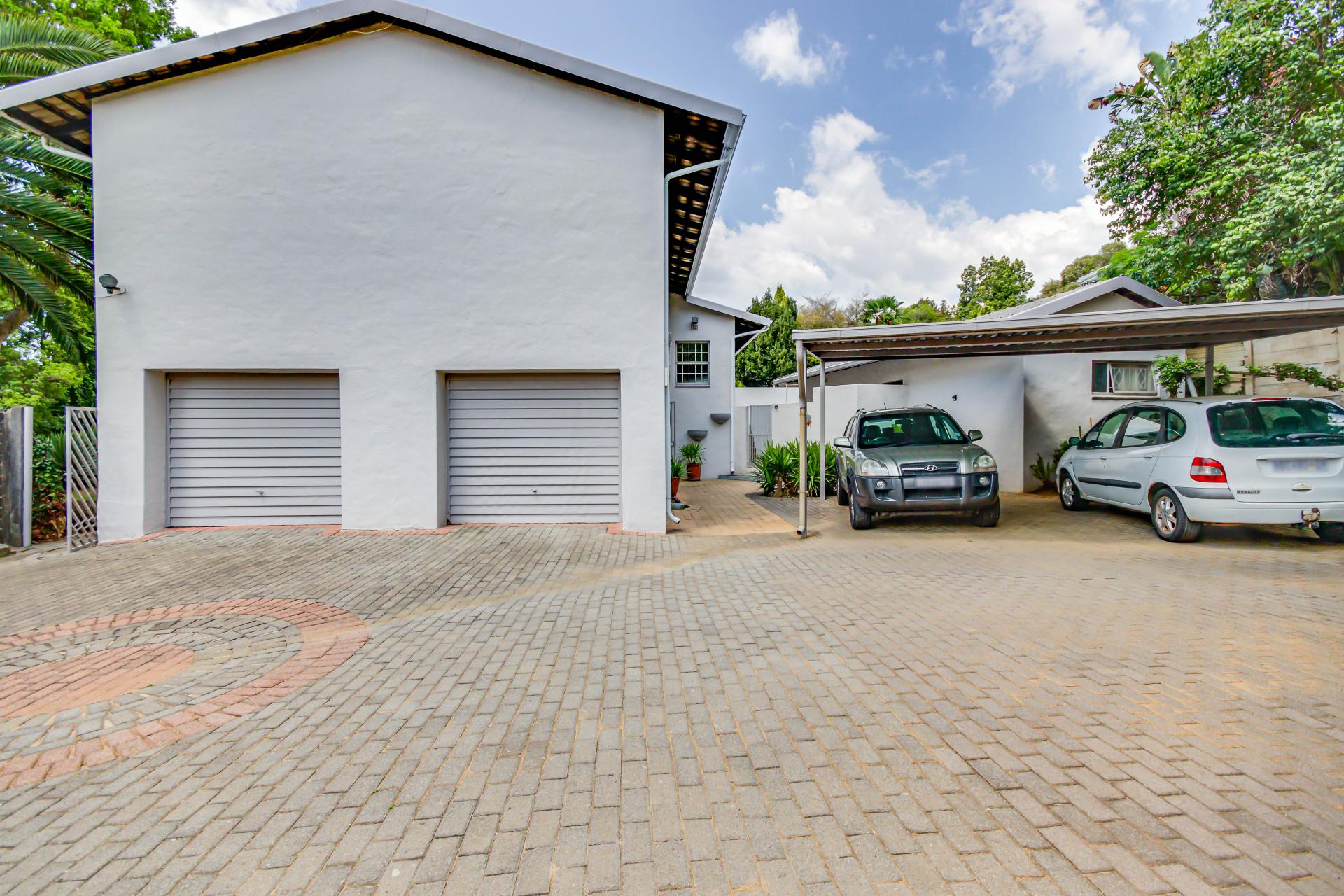 4 Bedroom House for Sale For Sale in Northcliff MR630253