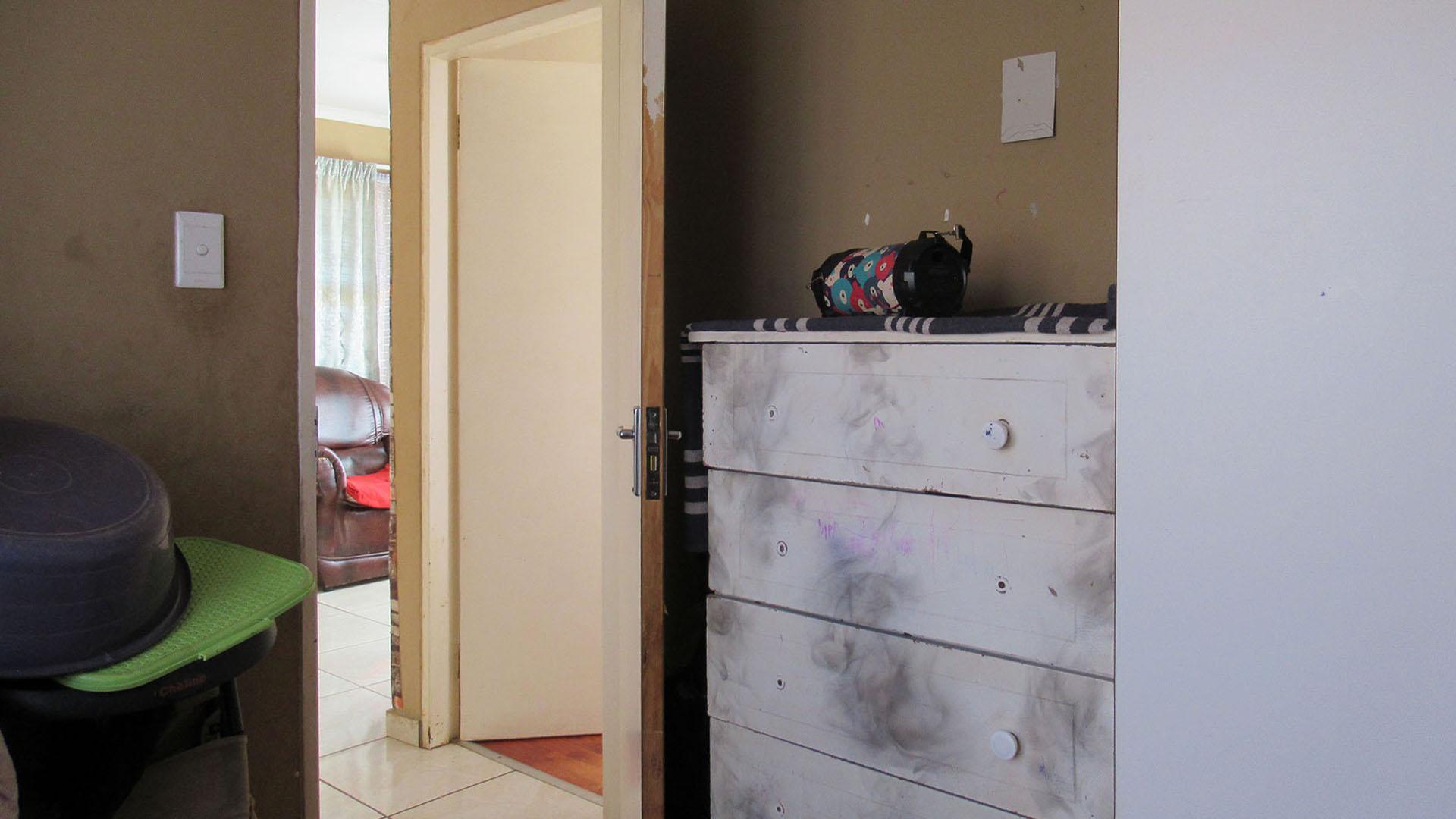 Bed Room 2 - 6 square meters of property in Mohlakeng