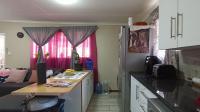 Kitchen - 21 square meters of property in Weltevreden Park