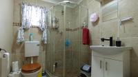 Bathroom 1 - 8 square meters of property in Weltevreden Park