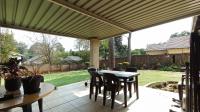 Patio - 17 square meters of property in Weltevreden Park