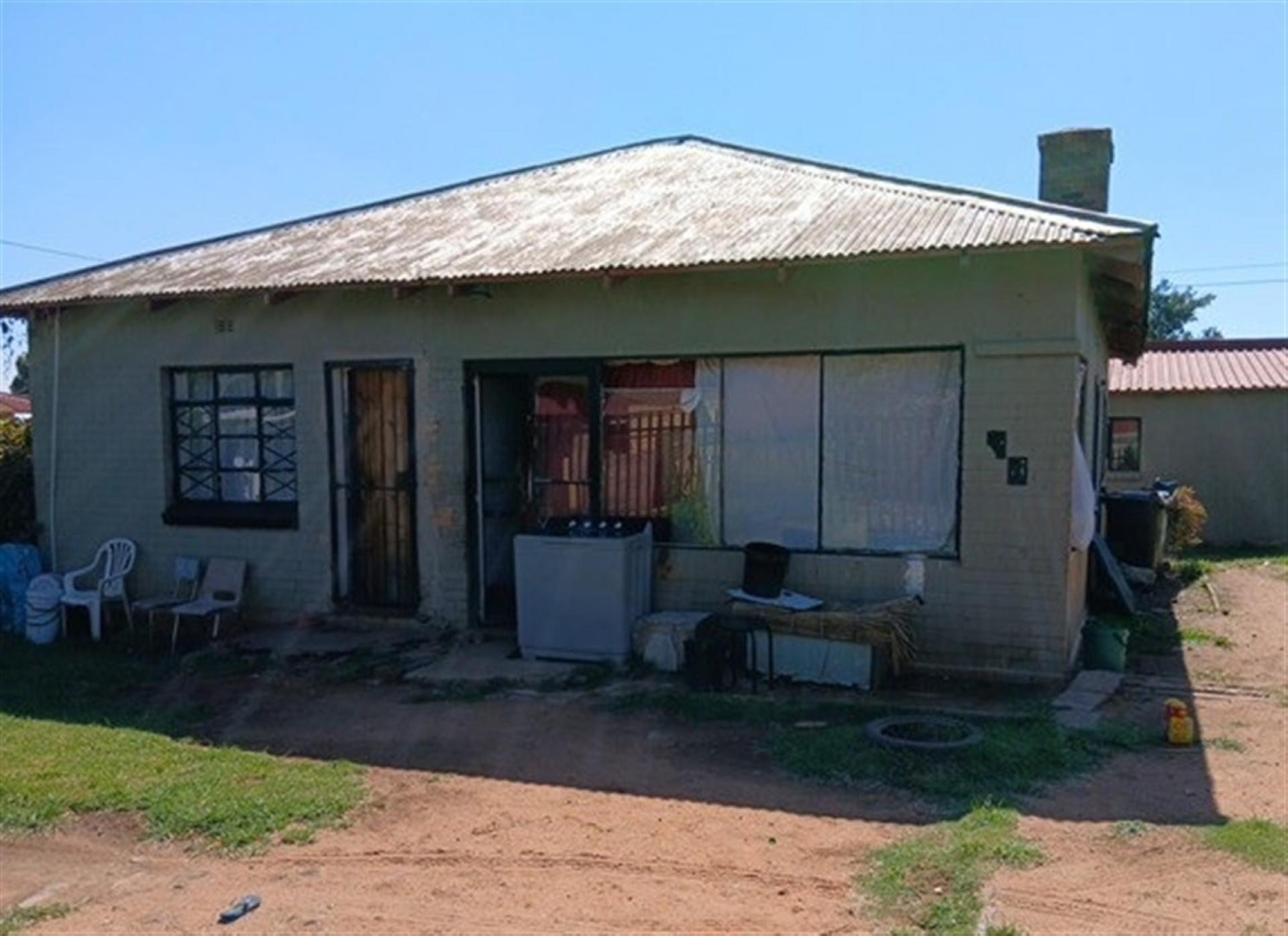 Front View of property in South Hills