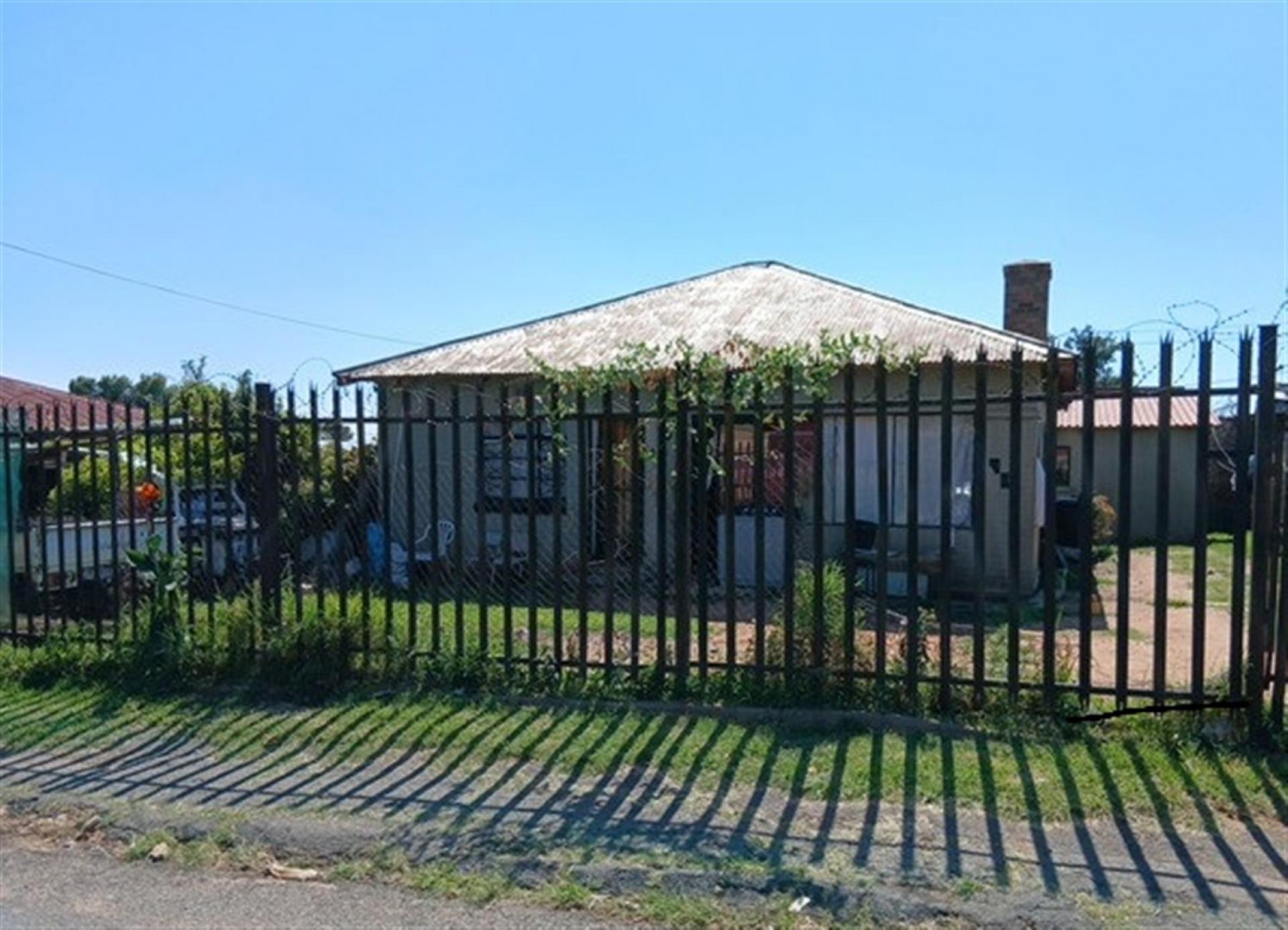 Front View of property in South Hills