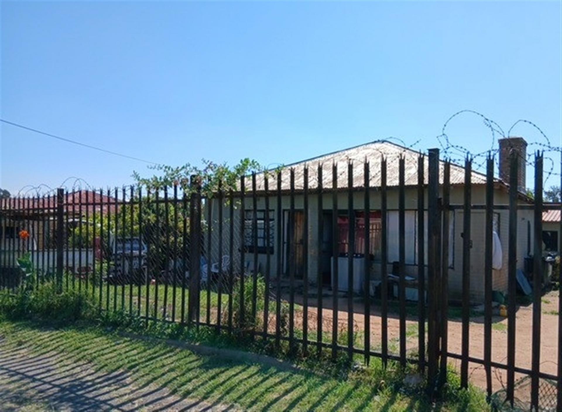 Front View of property in South Hills