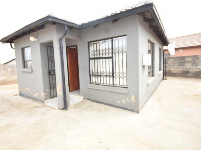 2 Bedroom House for Sale For Sale in Bram Fischerville - MR630396