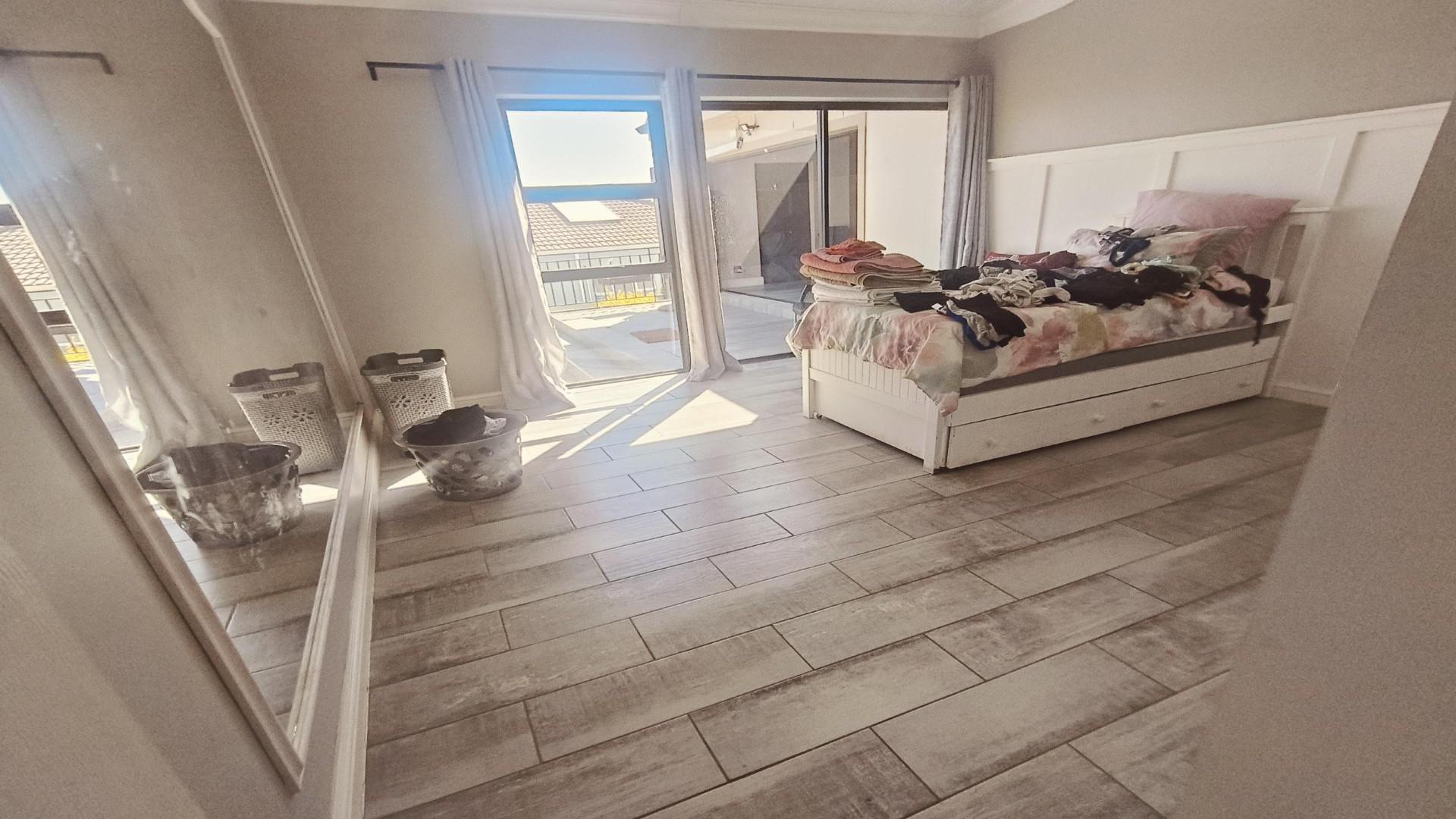 Bed Room 1 of property in Wellington