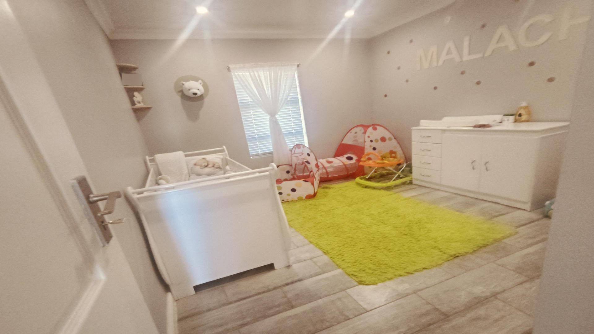 Bed Room 2 of property in Wellington