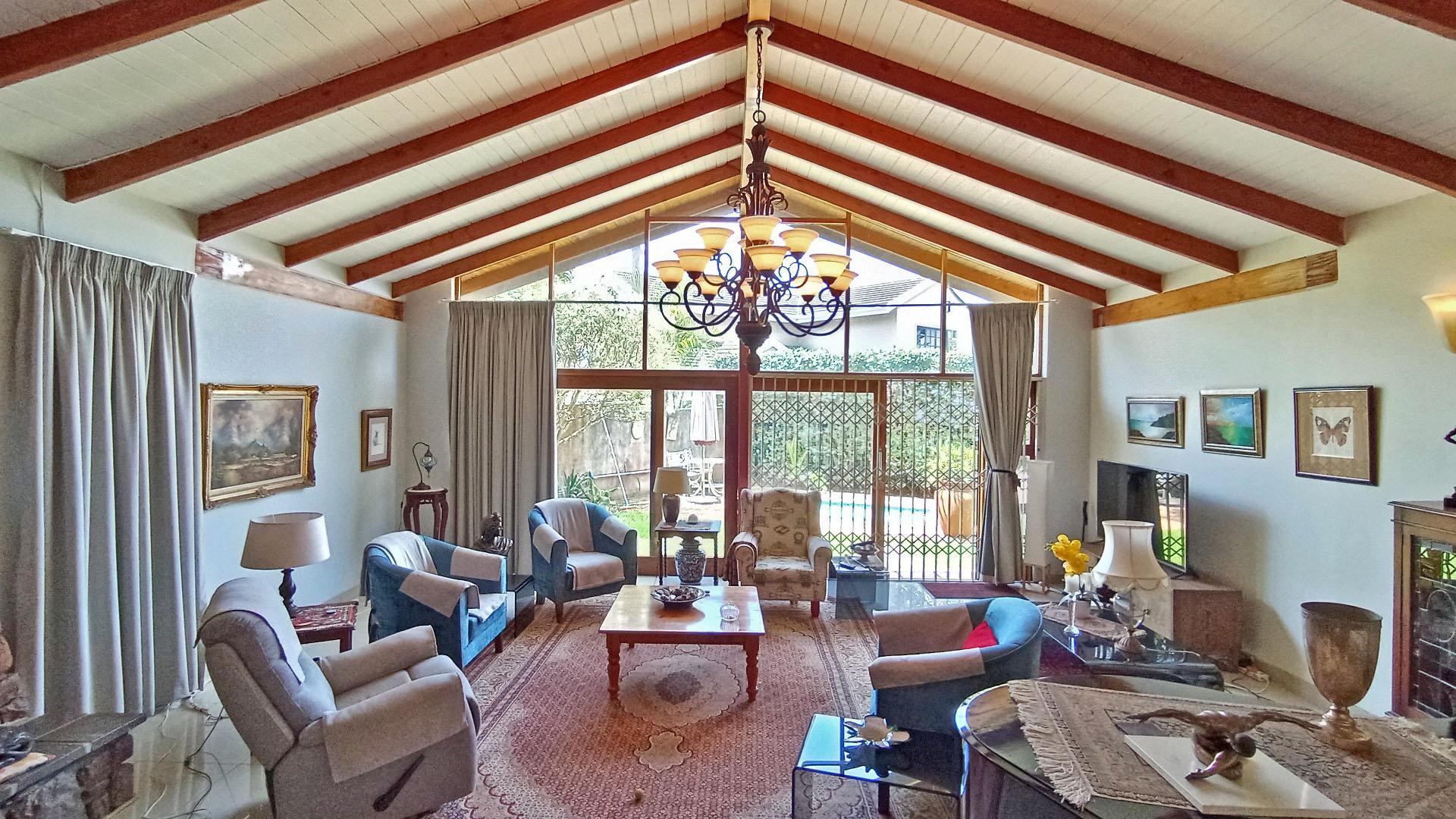 Lounges - 56 square meters of property in Albinia