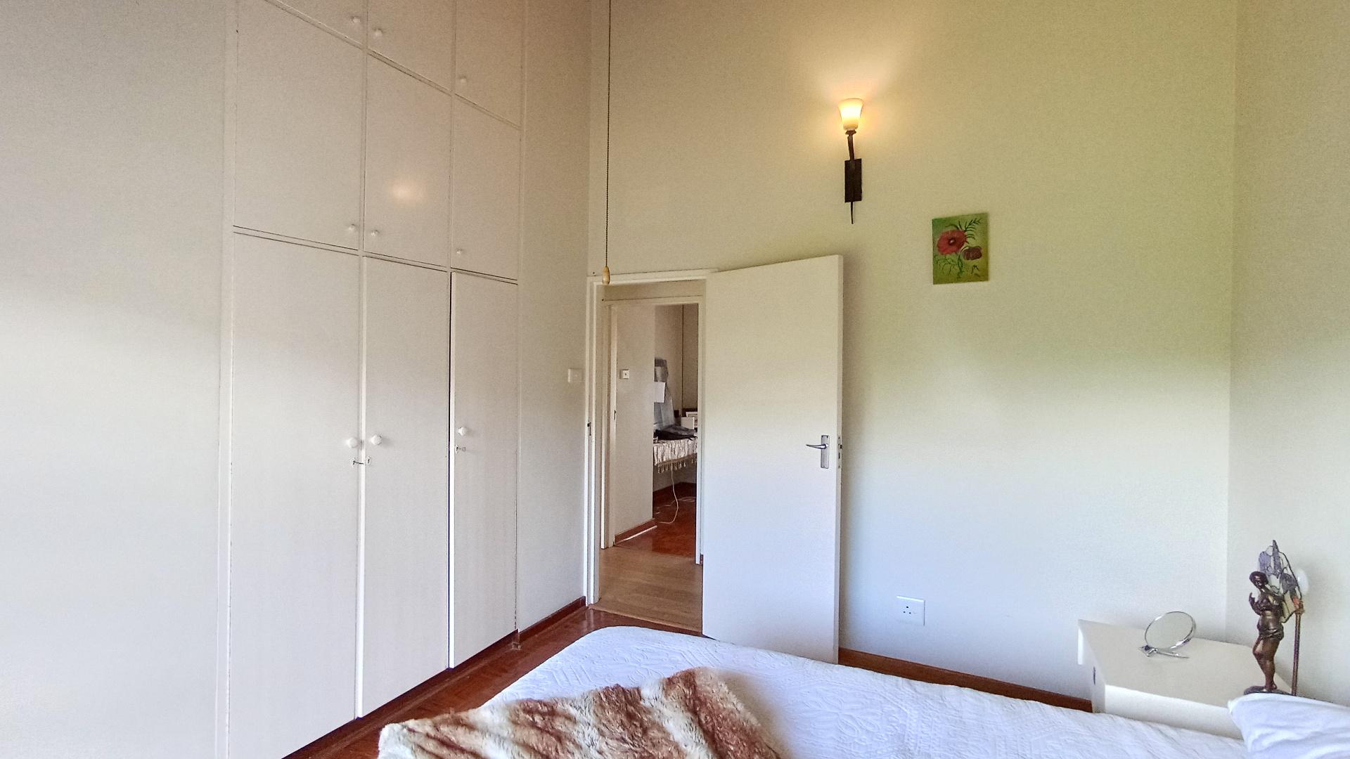 Bed Room 1 - 15 square meters of property in Albinia