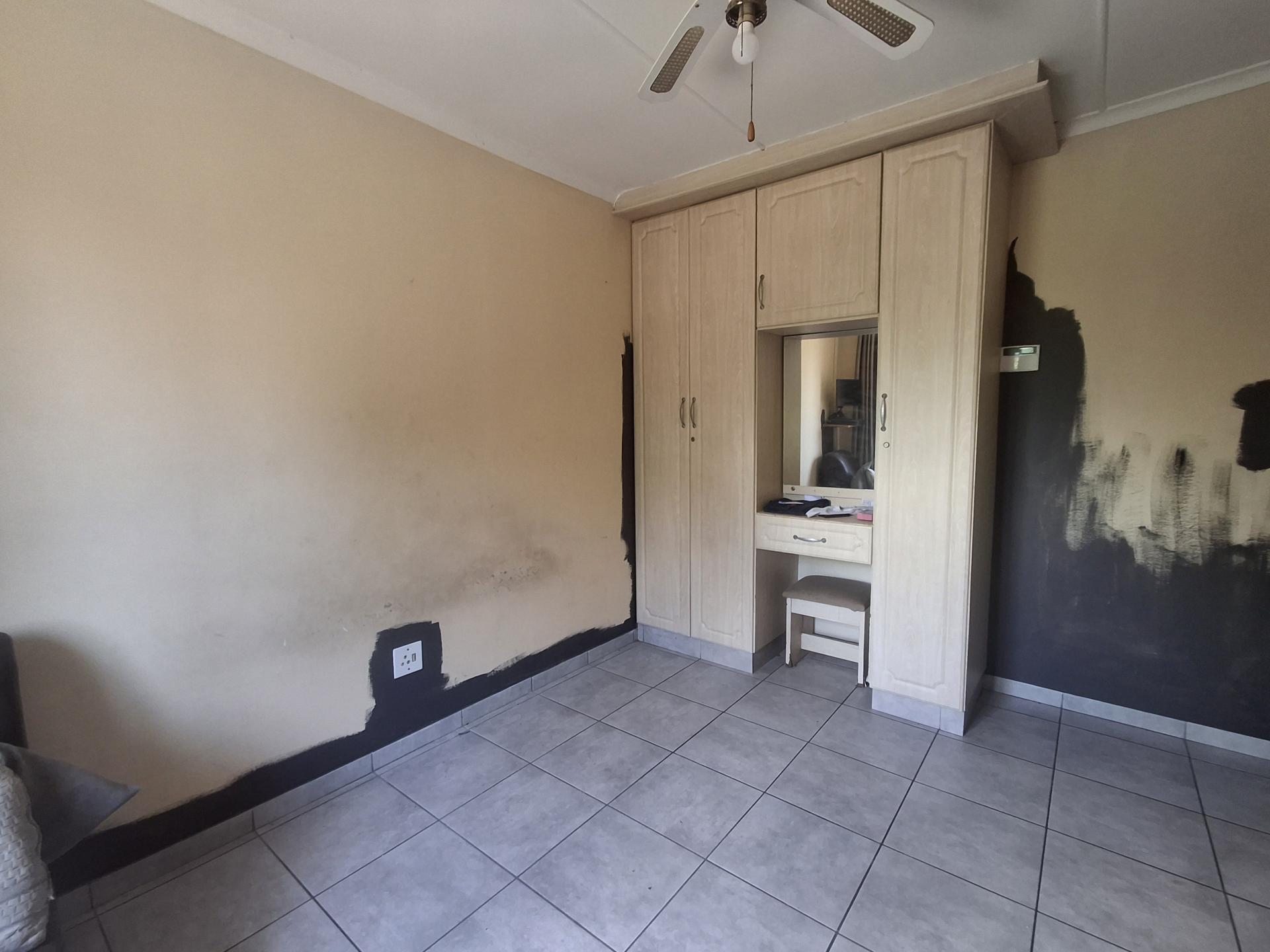 Bed Room 2 of property in Meer En See