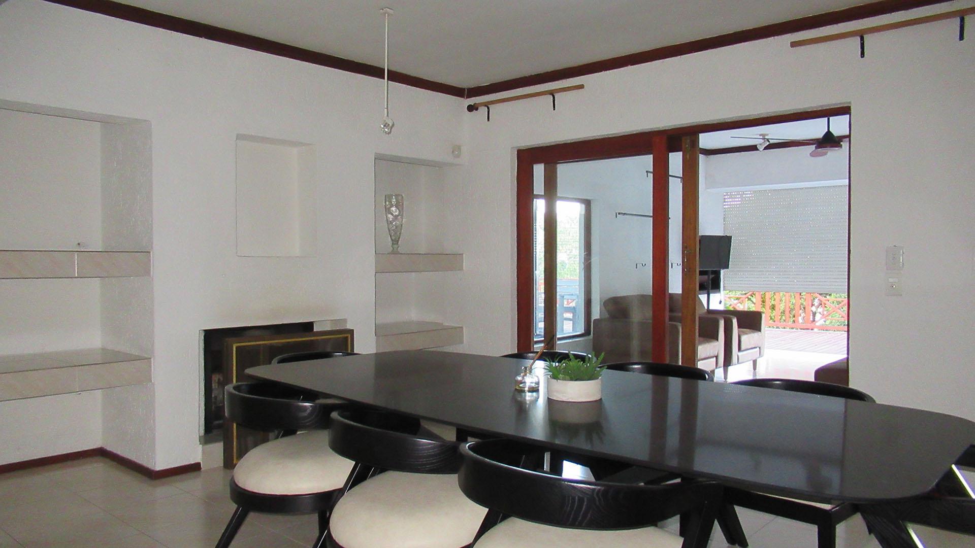 Dining Room - 18 square meters of property in Bassonia