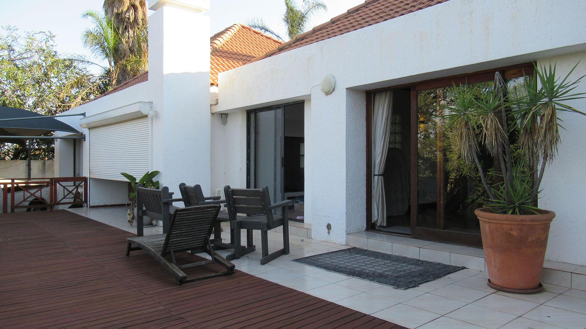Patio of property in Bassonia