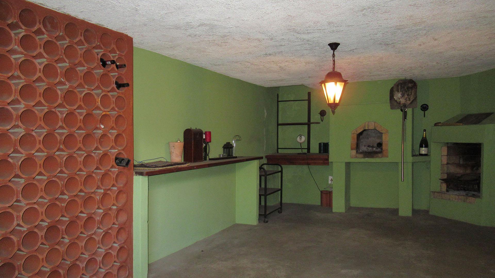 Entertainment - 50 square meters of property in Bassonia