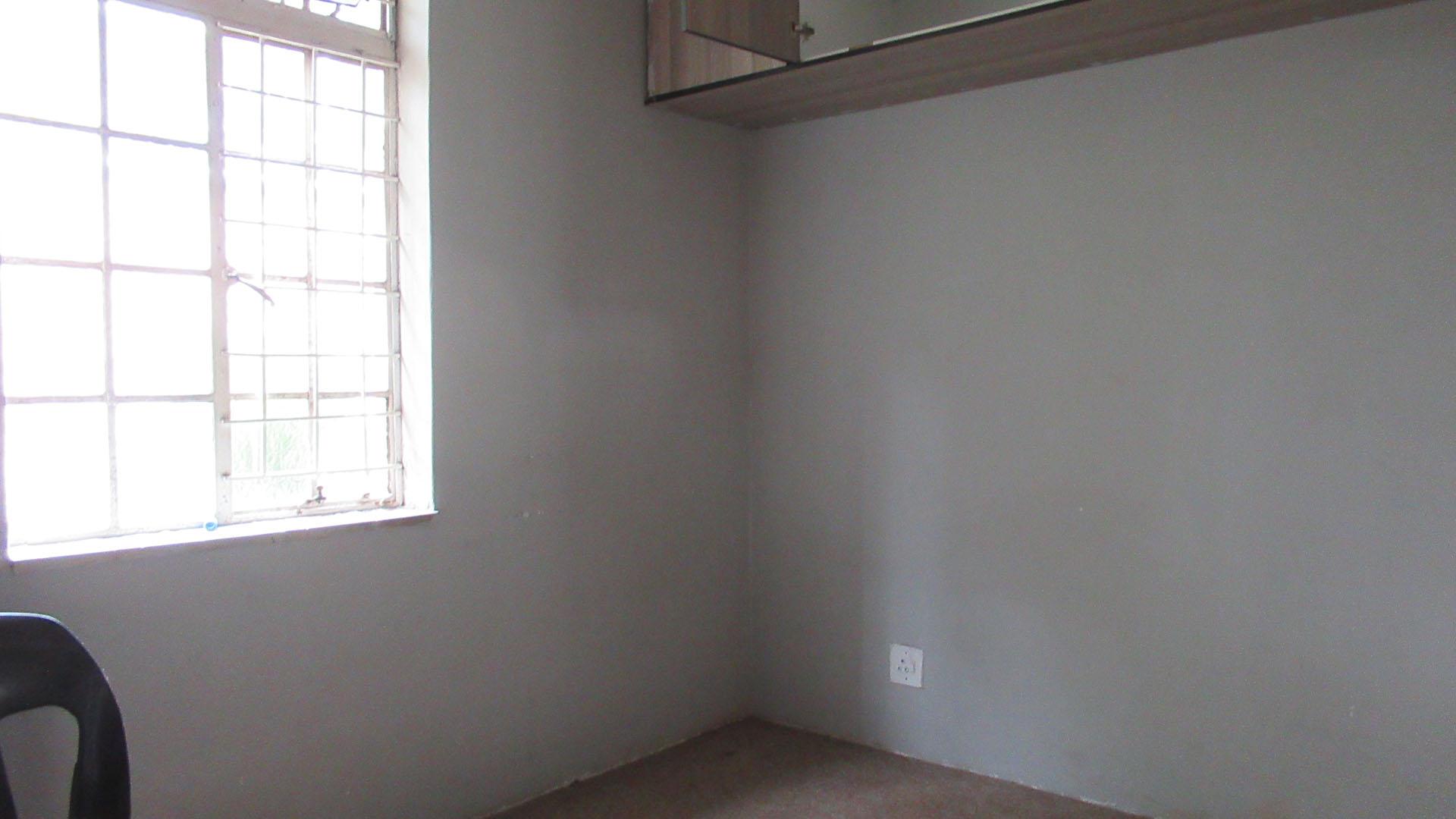 Bed Room 2 - 16 square meters of property in Kensington - JHB
